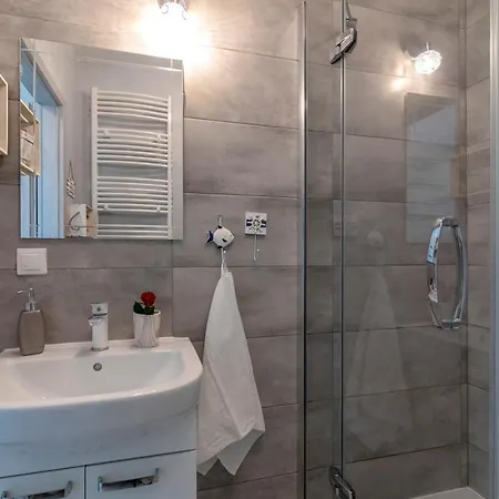 Triapart Amber V ヤンタル